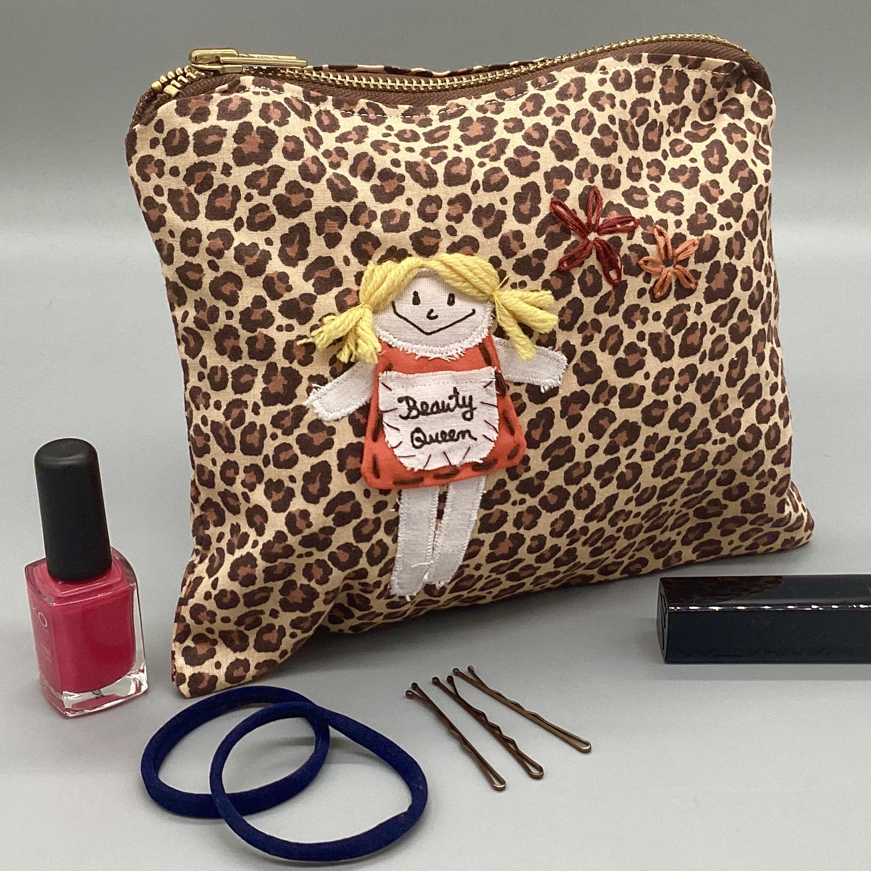 Kosmetiktasche Beauty Queen im Leopardenlook Kosmetiktasche Beauty Queen im Leopardenlook